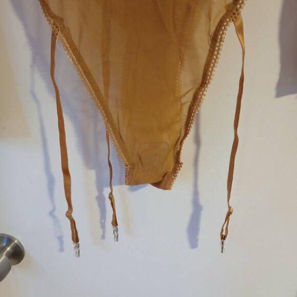 Frederick's of Hollywood Women's Lola Lee Sheer Mesh Long Sleeve Bodysui… - Picture 8 of 8